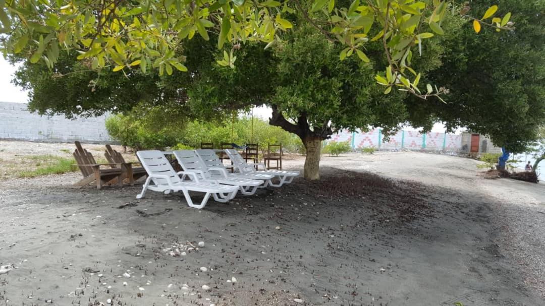 Evasion Beach Hotel Gressier Luaran gambar