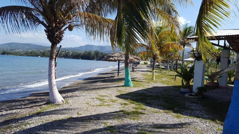 Evasion Beach Hotel Gressier Luaran gambar