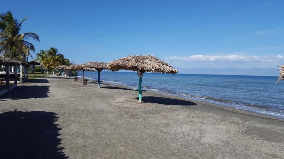 Evasion Beach Hotel Gressier Luaran gambar