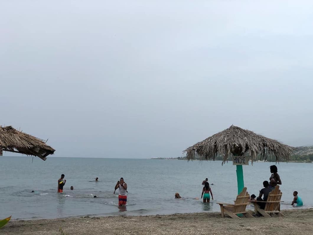 Evasion Beach Hotel Gressier Luaran gambar